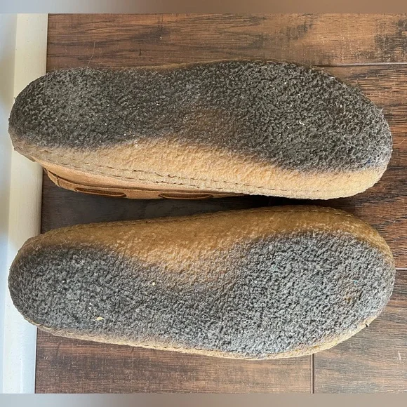 Patagonia leather moccasins - Picture 3 of 5